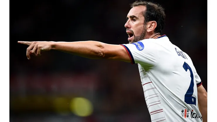 Diego Godín en un encuentro con Caglairi.