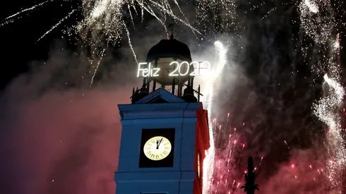 En Madrid recibieron el año en Puerta del Sol.