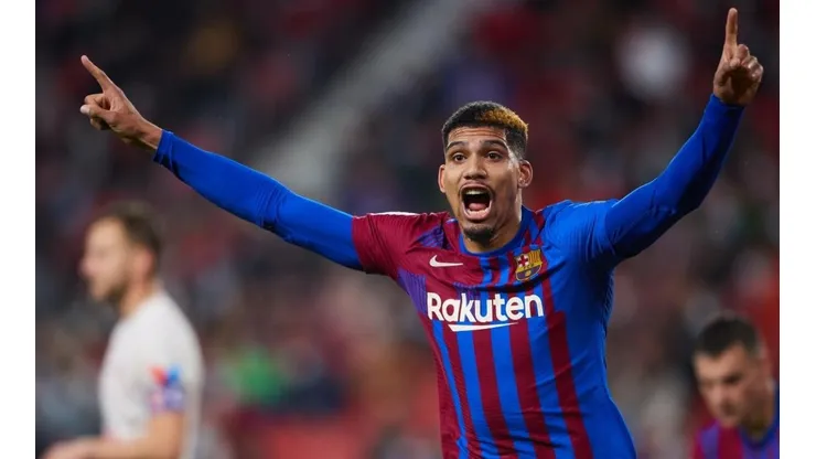 Ronald Araujo, uno de los apuntados para renovar en Barcelona.