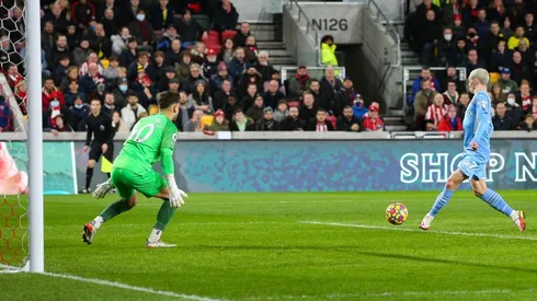 Phil Foden anotando el único gol del partido.