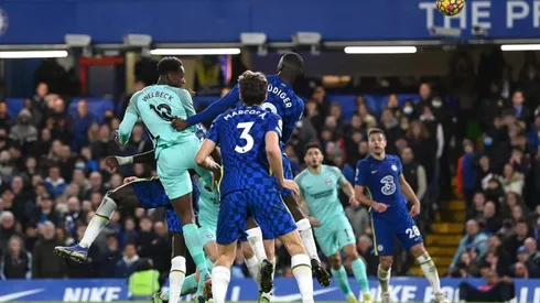 El cabezazo de Welbeck para el empate de Brighton sobre la hora.