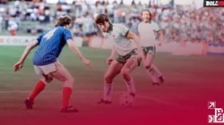 Norman Whiteside ante Velimir Zajec en España 1982.