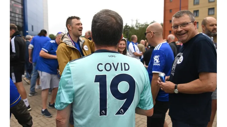 Un fanático de Leicester tomándose la situación con humor.