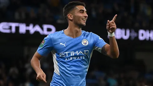 Ferrán Torres arribó oficialmente a Barcelona.