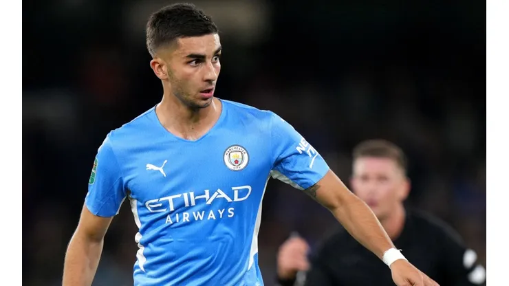 Ferrán Torres en un encuentro con Manchester City.