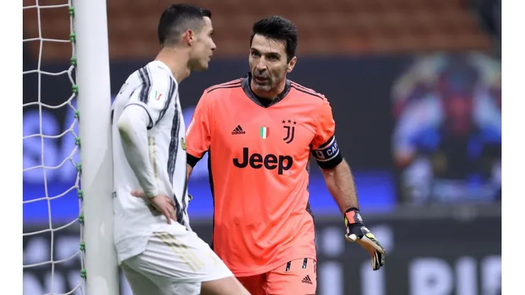Cristiano Ronaldo y Gianluigi Buffon, antiguos compañeros de la Juventus (Foto: Getty Images).