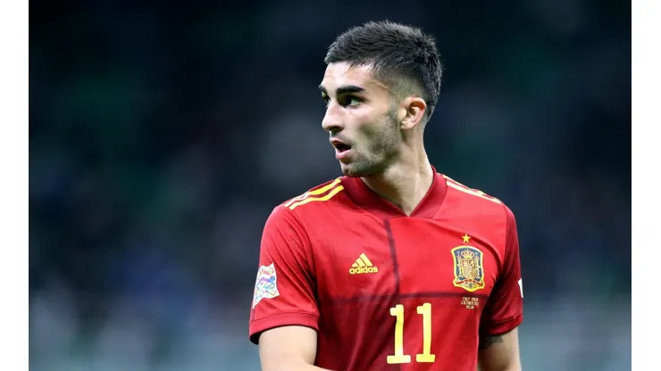 Ferrán Torres defendiendo a España en la Nations League.