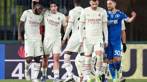 Festejo de gol de Milan.