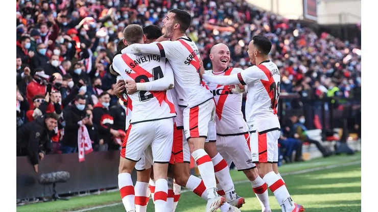 Festejo de gol de Rayo Vallecano.