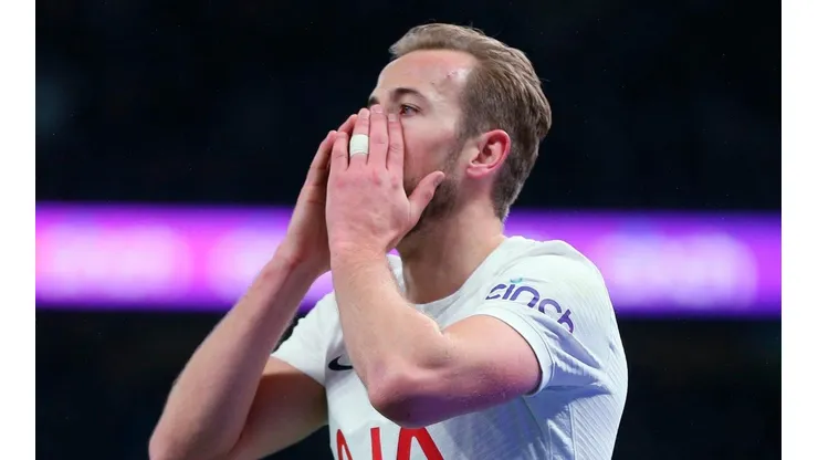 Escritorio y polémica: Eliminan al Tottenham de la Conference League