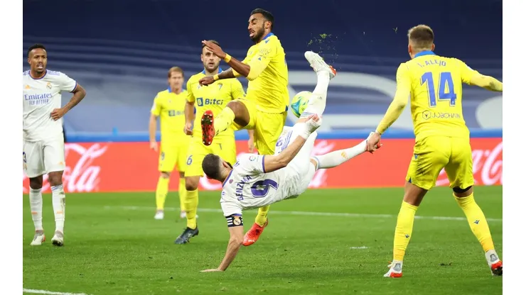 Karim Benzema no pudo vulnerar el arco de Cádiz.