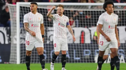 Festejo de gol de Rakitic.