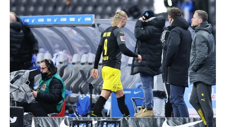 Erling Haaland se va luego de una derrota del Borussia Dortmund.