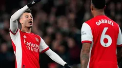 Festejo de gol de Arsenal.