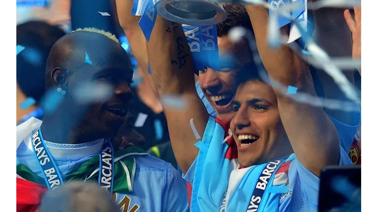 Festejo de Agüero con City.