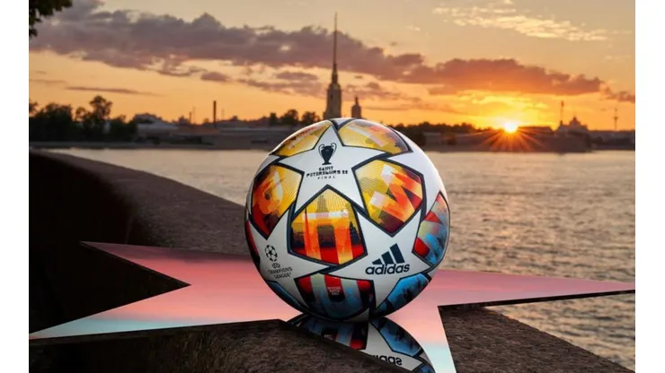 La pelota de la fase final de la Champions League.