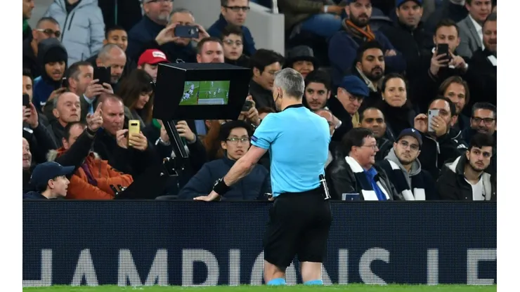 El VAR tendrá una mejora en el próximo Mundial (Getty Images).