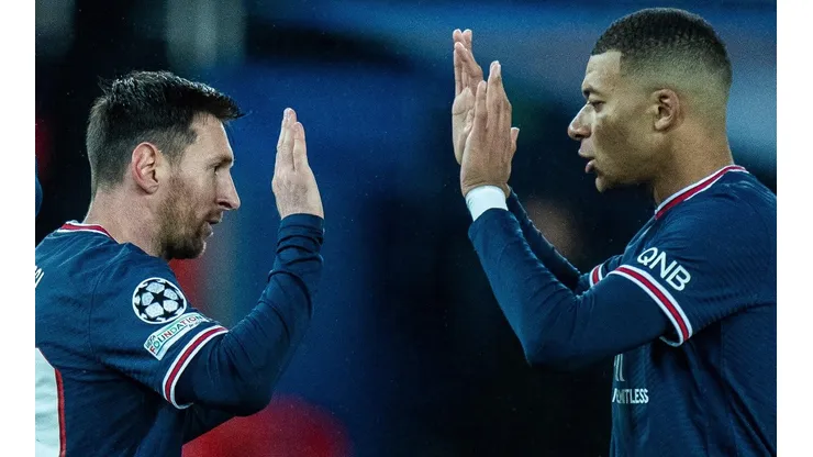 Messi y Mbappé se entiende ante Mónaco.
