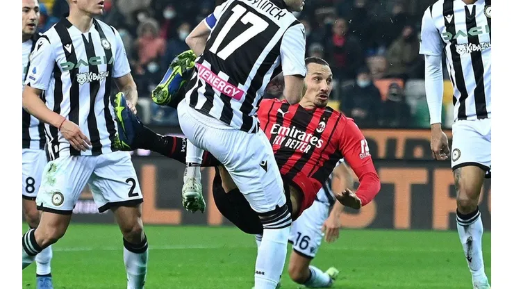 Zlatan en gol con Milan.