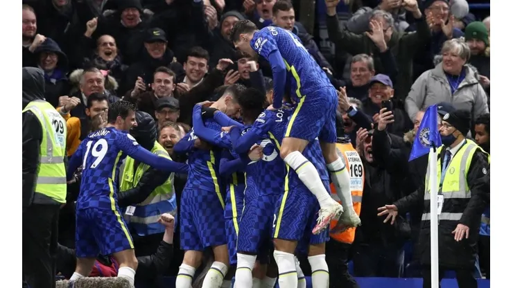 Chelsea logra un triunfo agónico ante Leeds.