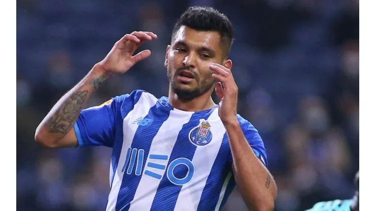 Jesús "Tecatito" Corona se prepara para una nueva presentación del Porto (Foto: Getty Images).