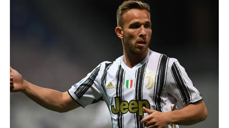 Arthur la sigue pasando mal en Juventus.