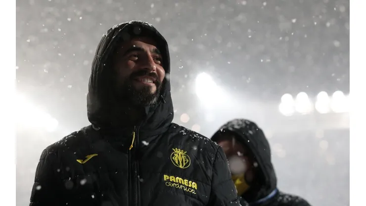 Raúl Albiol bajo la intensa nevada en Bérgamo.
