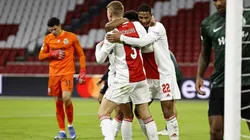 Festejo de gol de Ajax.