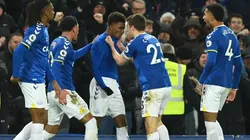 Demarai Gray y un misil para el triunfo de Everton.