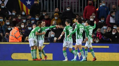 Betis se quedó con el triunfo en el Camp Nou por Juanmi.