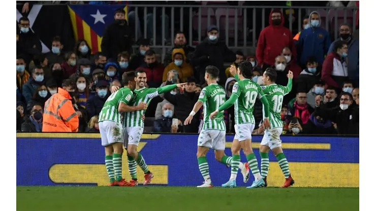Betis se quedó con el triunfo en el Camp Nou por Juanmi.