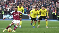 Lanzini anotó de penal en el triunfo de West Ham ante Chelsea.