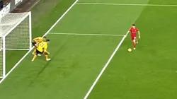 Diogo Jota soñará con esta jugada. Erró un gol prácticamente hecho.