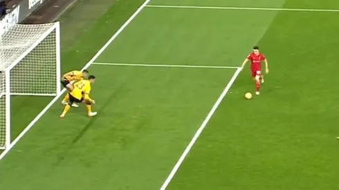 Diogo Jota soñará con esta jugada. Erró un gol prácticamente hecho.