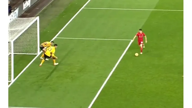 Diogo Jota soñará con esta jugada. Erró un gol prácticamente hecho.