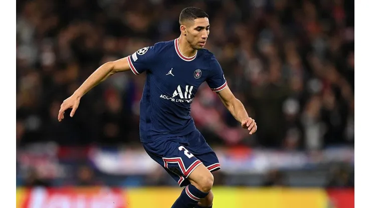 Hakimi en acción con PSG.