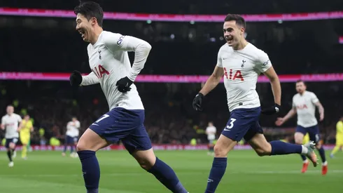 Heung-Min Son y Sergio Reguilón celebrando para Tottenham.