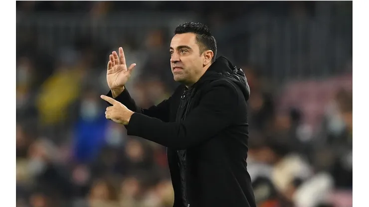Xavi quiere recomponer la defensa y piensa en un referente.