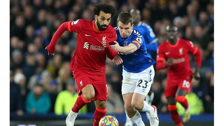 Mohamed Salah, estrella de Liverpool ante Everton.
