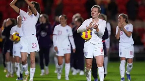 Inglaterra en festejo de gol.