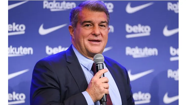 Joan Laporta, a por todo en busca de un delantero para Barcelona.