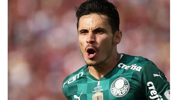 Raphael Veiga en festejo de gol.