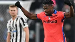 Duván Zapata y su festejo por el gol del triunfo de Atalanta ante Juventus.