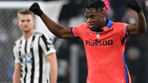 Duván Zapata y su festejo por el gol del triunfo de Atalanta ante Juventus.