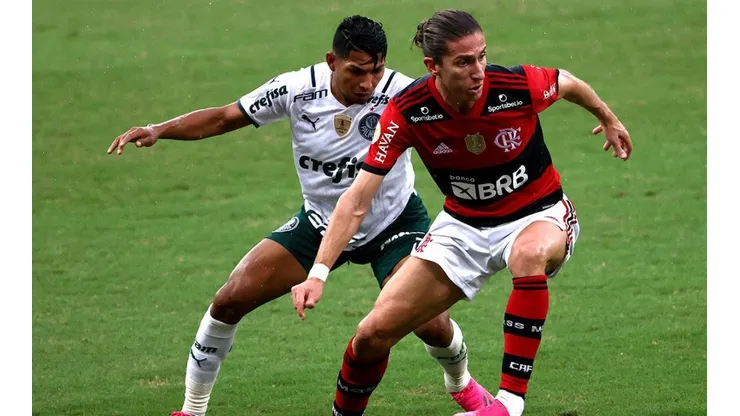 acción de juego entre Palmeiras y Flamengo.