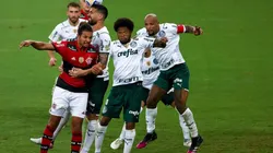 Acción de juego entre Palmeiras y Flamengo.
