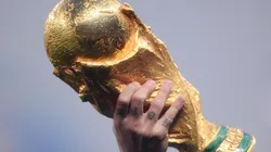 El prestigioso trofeo que levantará el equipo que se consagre campeón tras ganar la final (Foto: Getty Images).