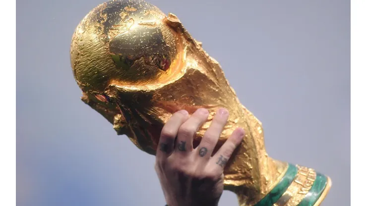 El prestigioso trofeo que levantará el equipo que se consagre campeón tras ganar la final (Foto: Getty Images).