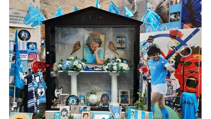 Napoli homenajea Maradona a un año de su muerte.