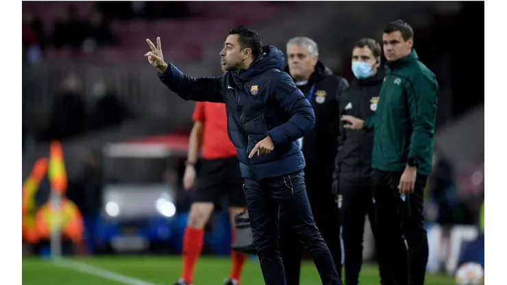 Xavi, durante el empate de Barcelona ante Benfica en el Camp Nou.